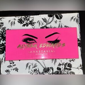 UNUSED ABH X Alyssa Edwards palette